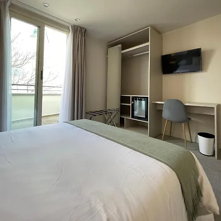 Az San Valero Hotel 2*