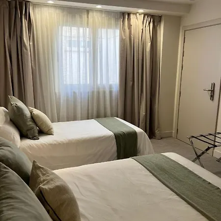 Az San Valero Hotel 2*