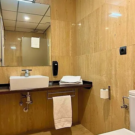 Hotel Az San Valero 2*