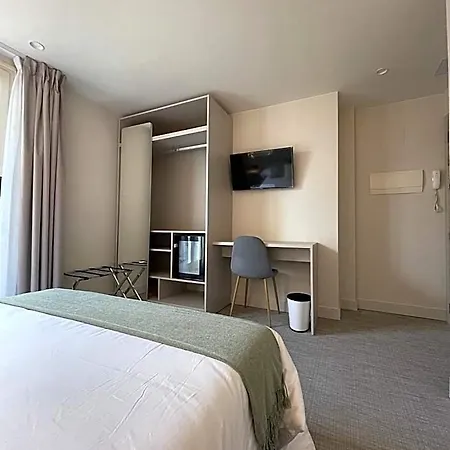 Az San Valero Hotel 2*